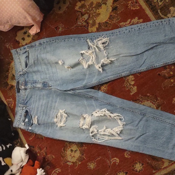 Cute Aeropostale Mom Jeans - Picture 2 of 10